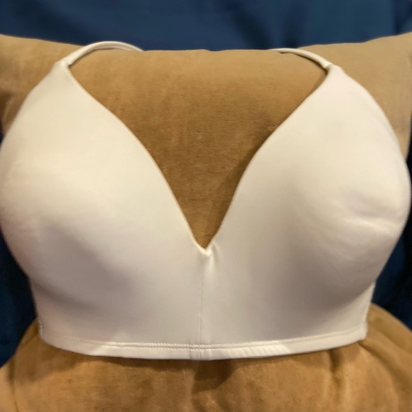 Title nine Other - New with tag Title Nine molded cup T-shirt bra 34D